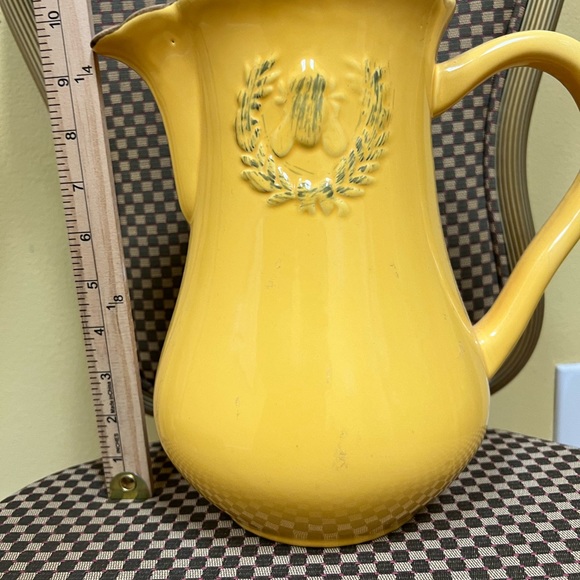 Yellow Pitcher - Picture 4 of 5